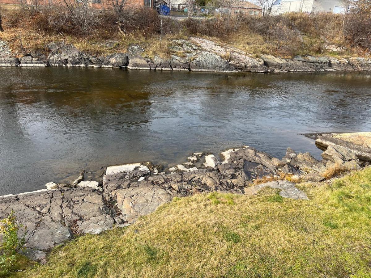 Old Mill Motel Blind River Экстерьер фото