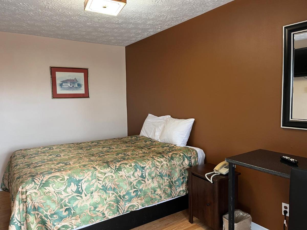 Old Mill Motel Blind River Экстерьер фото
