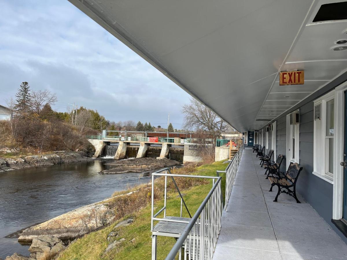Old Mill Motel Blind River Экстерьер фото