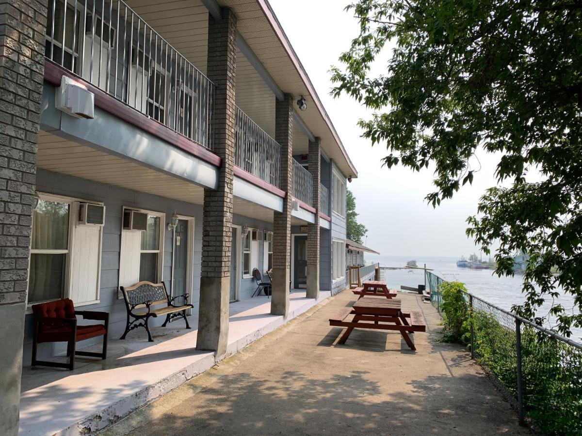 Old Mill Motel Blind River Экстерьер фото