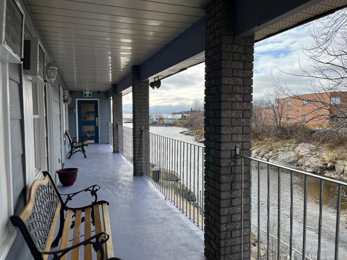 Old Mill Motel Blind River Экстерьер фото